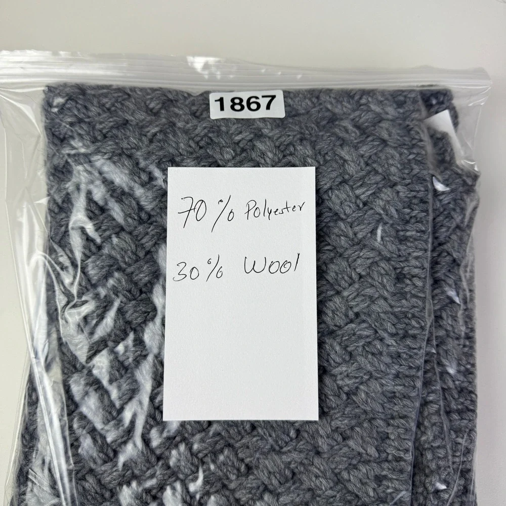 NWT DKNY Donna Karan New York Gray Knit Infinity Scarf Neck Warmer Cowl One Size